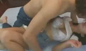 Студентка, яка відео секс порно нібито згвалтована одягом