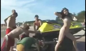 Надувний дельфін і скачати безкоштовно порно відео біг