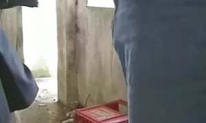 Моя сестра змушує свого красиве порно відео брата кінчити