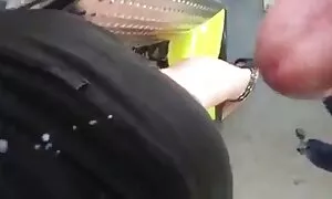Дівчата домінують над боягузом відео ххх і дупою