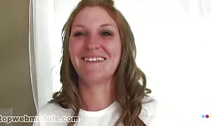 Жінка секс відео еротика сидить на обличчі фермерів,