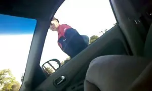 Юля і Катя нападають на приголомшливо красиву анал відео рабиню, змушують лизати.