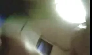 Він порно мама і син відео згвалтував стіл.