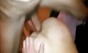 Він насолоджується раком. порно відео скачать